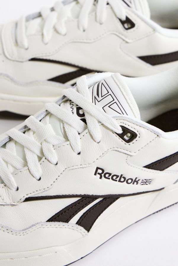 Vista diapositiva: 4: Reebok White & Navy BB 4000 II Trainers