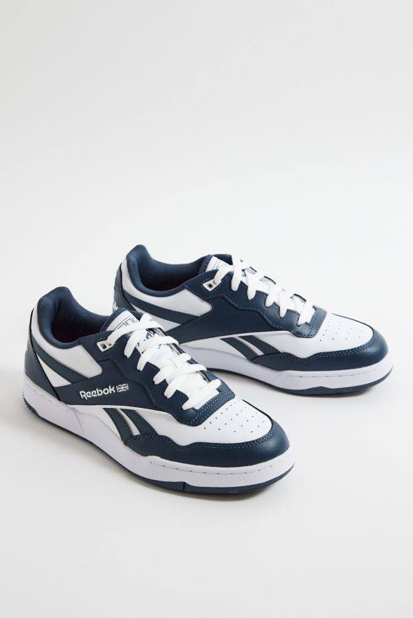 Vista diapositiva: 2: Scarpe da Ginnastica Reebok Bianche & Blu Navy BB 4000