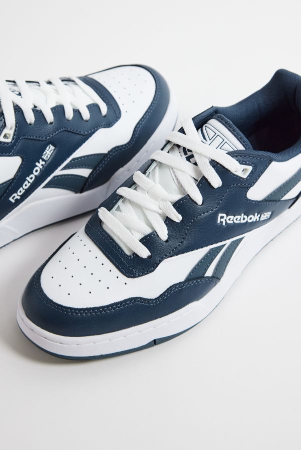 Vista diapositiva: 4: Scarpe da Ginnastica Reebok Bianche & Blu Navy BB 4000