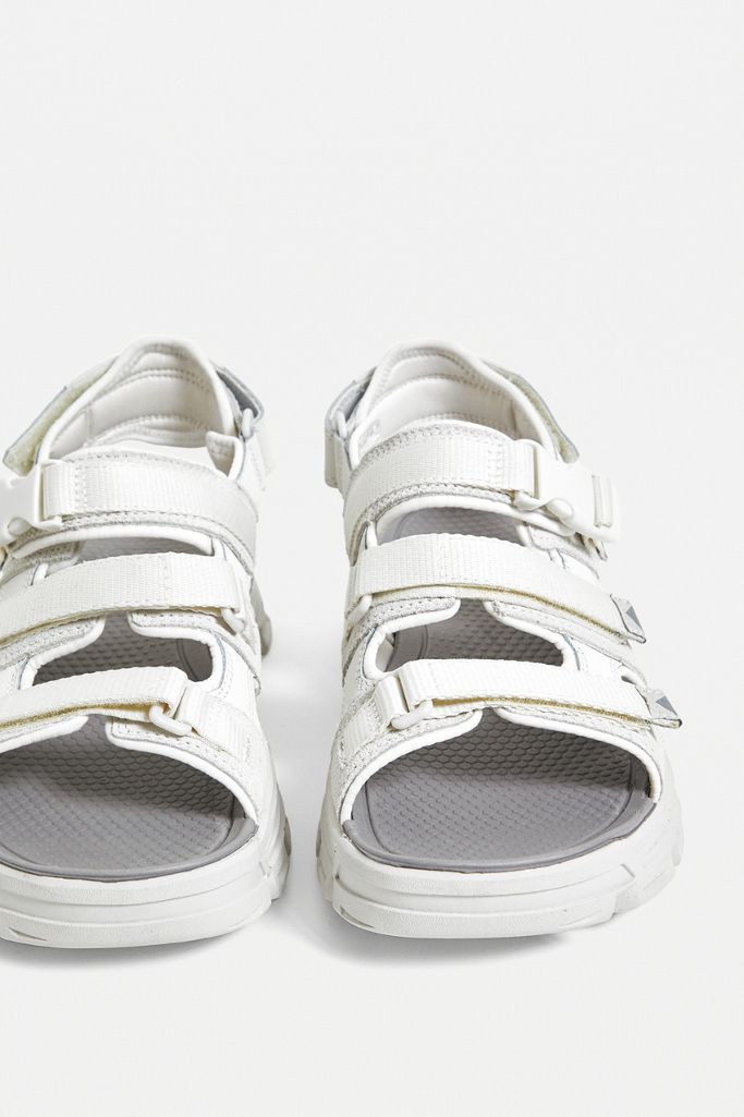 CAT Footwear Sandales Progressor Mono blanches Urban Outfitters FR