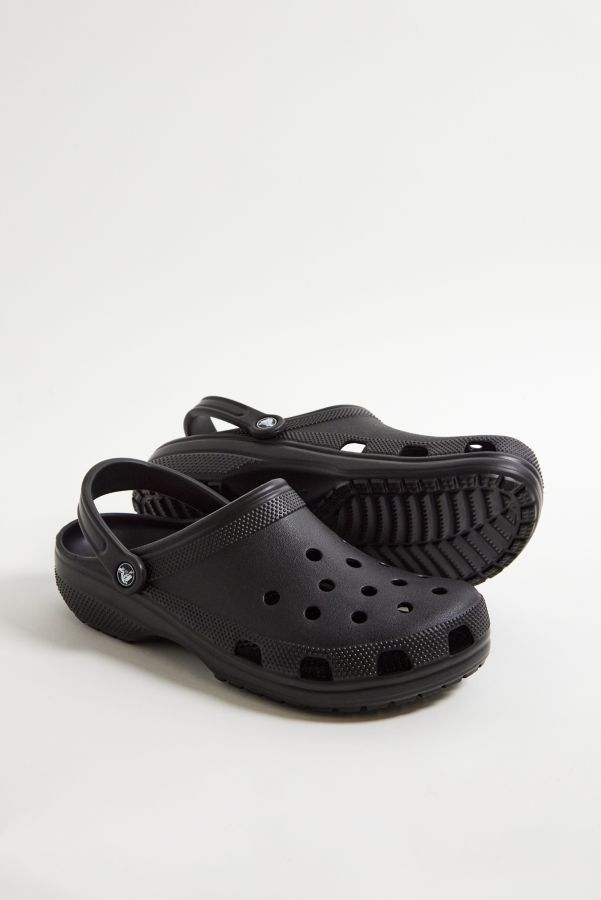 Vista de diapositivas: 1: Zuecos Clásicos Crocs Negros