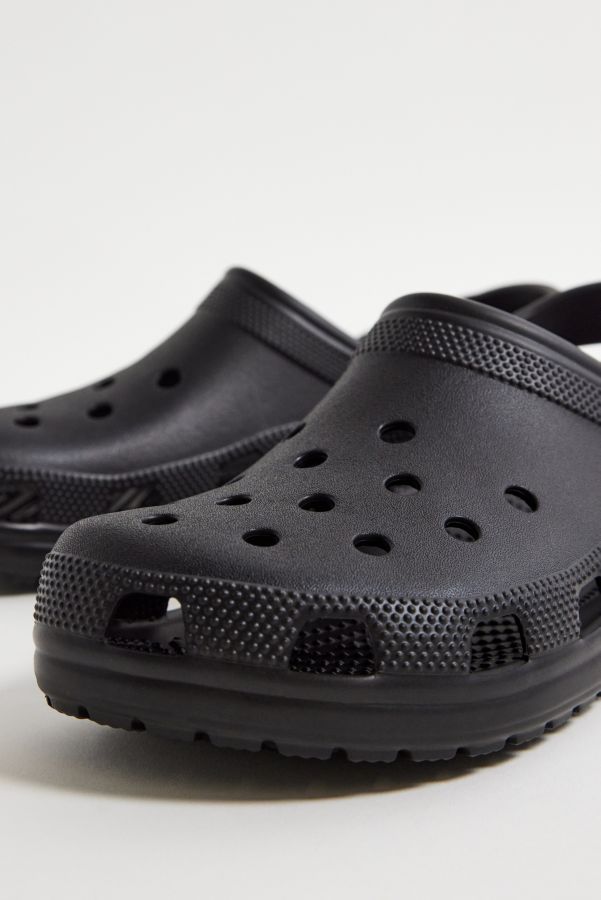 Vista de diapositivas: 2: Zuecos Clásicos Crocs Negros