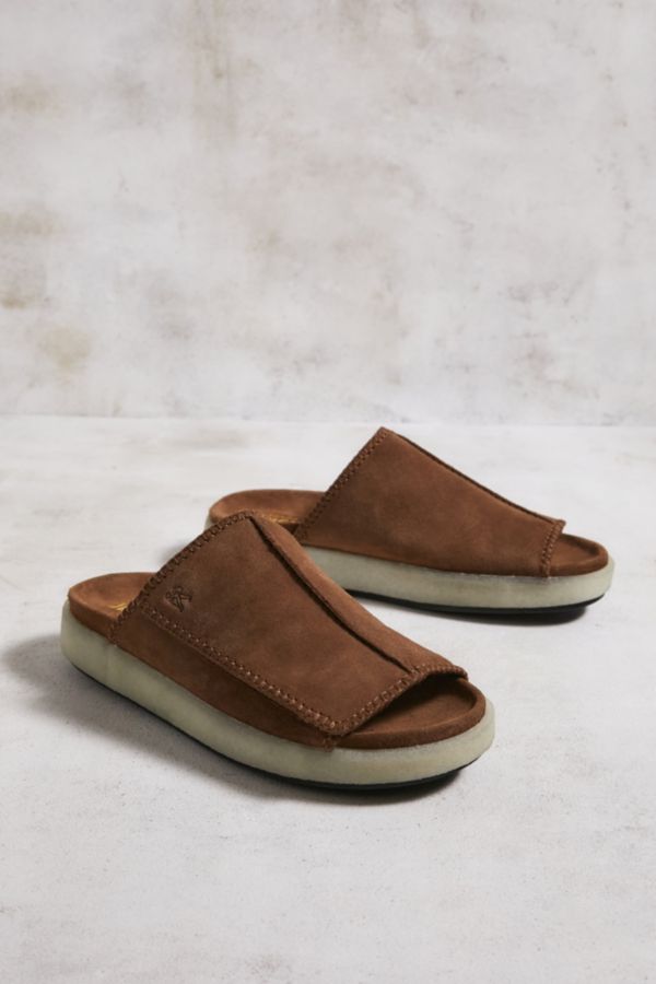 Slide View: 1: Clarks Originals – Badeschlappen „Cola Overleigh“ aus Veloursleder