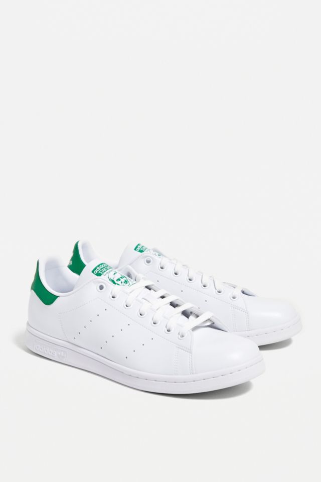 adidas White & Green Stan Smith Trainers | Urban Outfitters UK