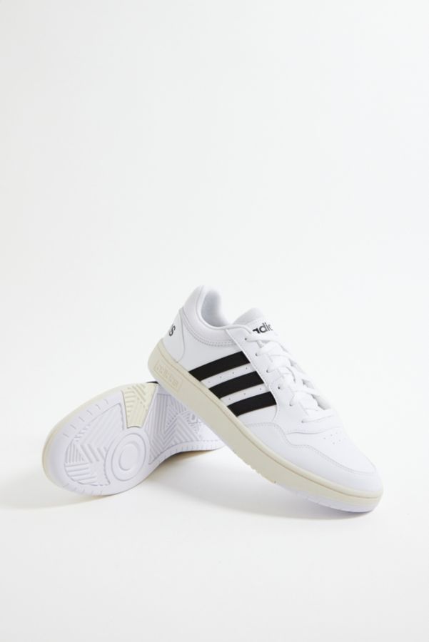 Vista diapositiva: 1: adidas Bianche & Nere Hoops 3.0 Low Scarpe da Ginnastica