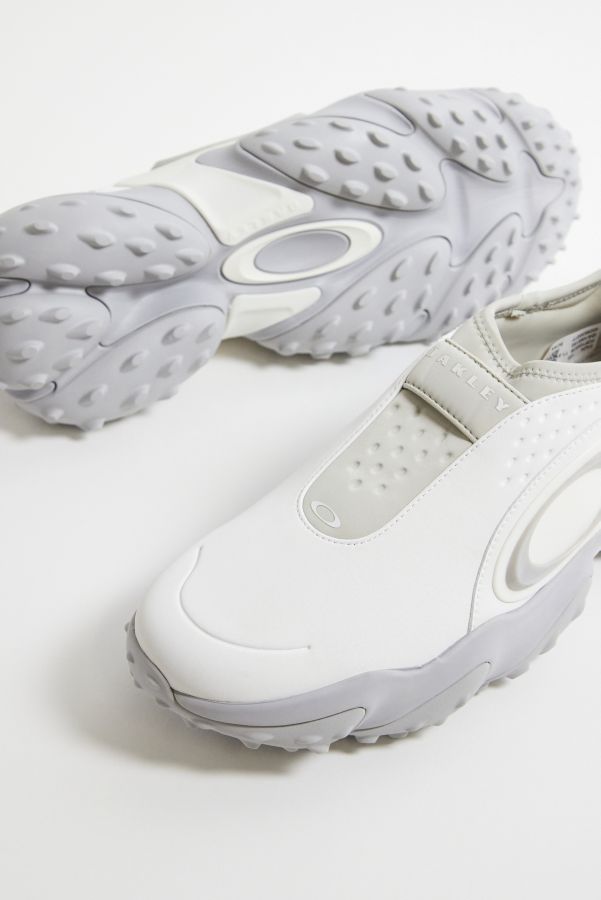 Slide View: 4: Oakley Edge Icon White Trainers