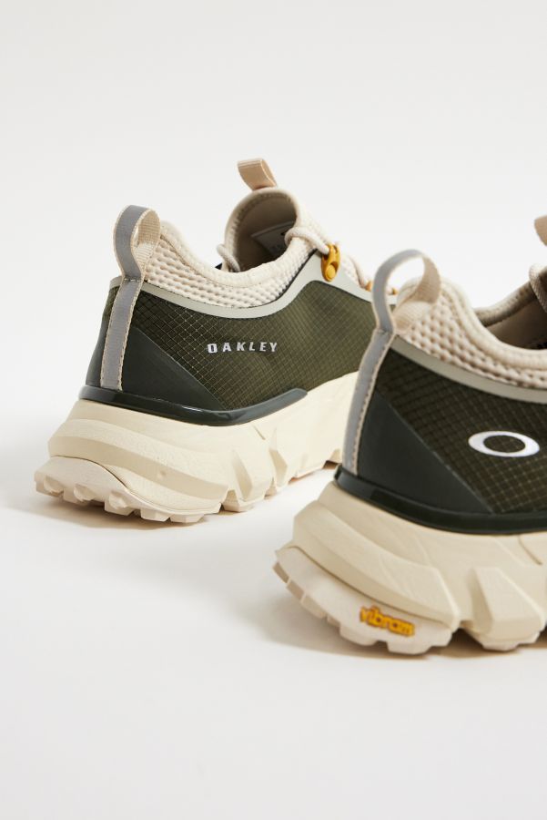 Slide View: 4: Oakley Dark Brush Light Shield Trainers