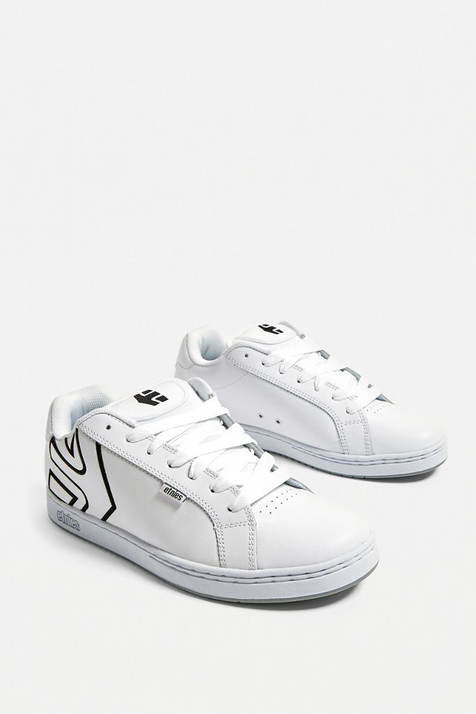 etnies fader white tan