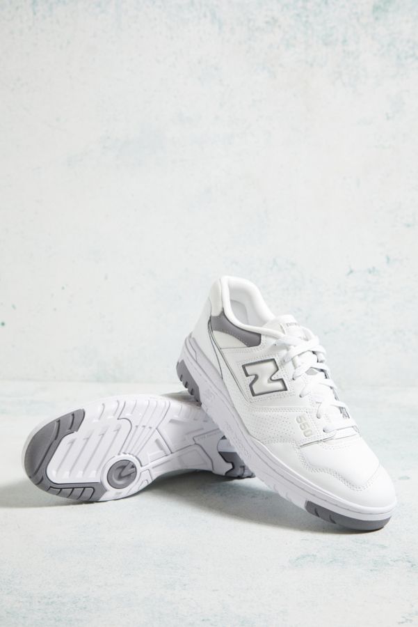 Slide View: 1: New Balance - Baskets BB550 blanc et gris