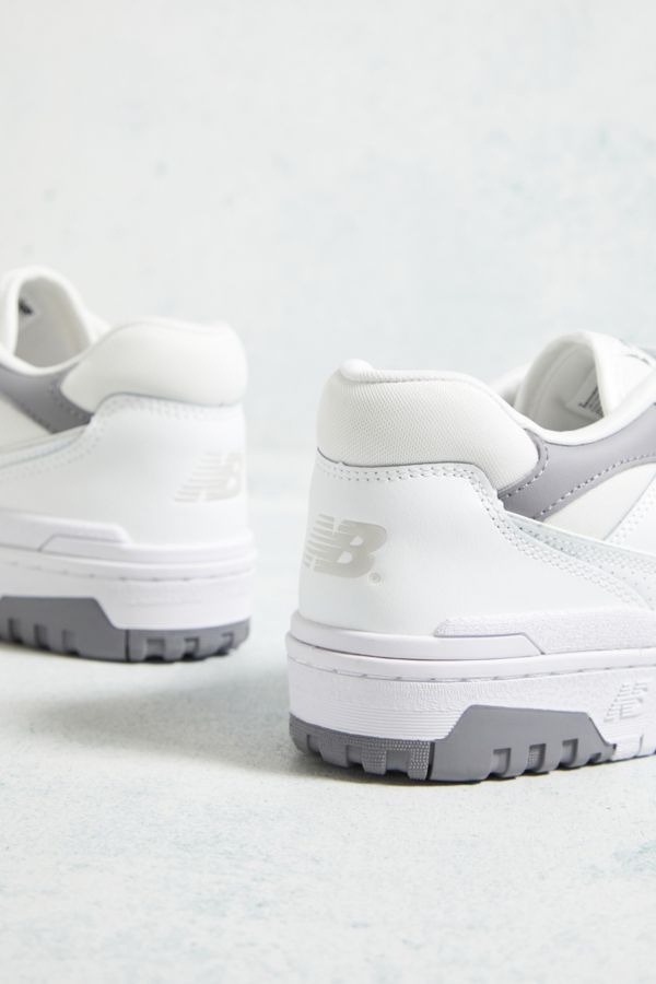 Slide View: 4: New Balance - Baskets BB550 blanc et gris