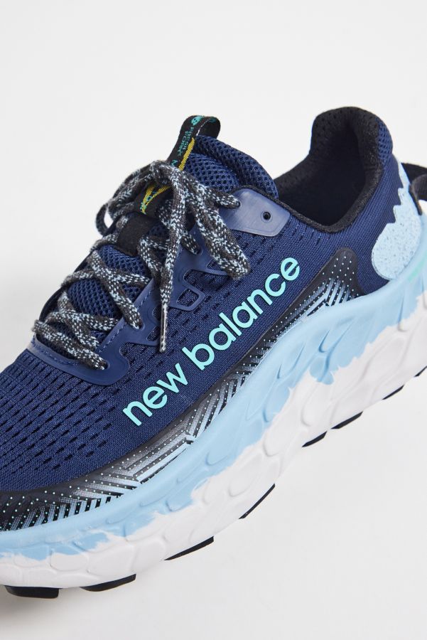 Slide View: 3: New Balance Fresh Foam X More v3 Trail Trainingsschuhe