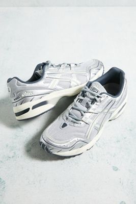 ASICS – Sneaker Gel 1090 in Silber 