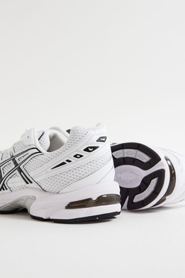 Slide View: 4: Asics White & Black Gel 1130 Trainers