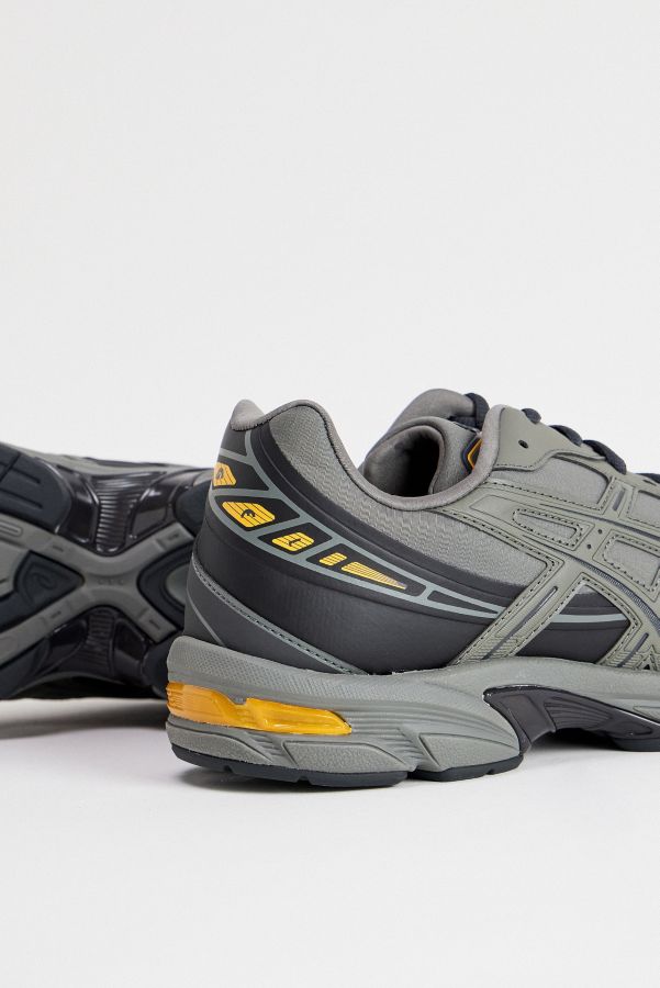 Vista diapositiva: 4: ASICS Truffle Grey Gel 1130 Trainers