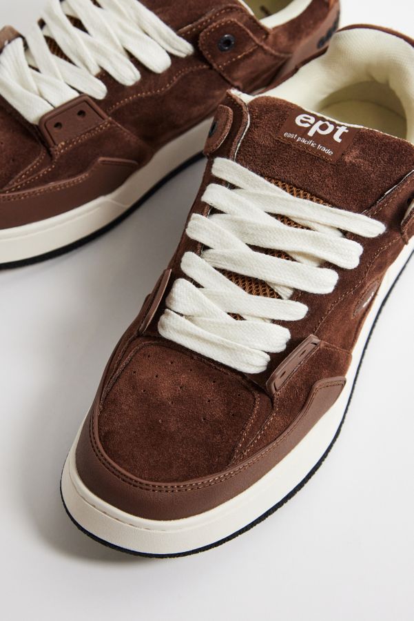 Vista diapositiva: 3: East Pacific Trade Brown Suede Fat Tongue Trainers