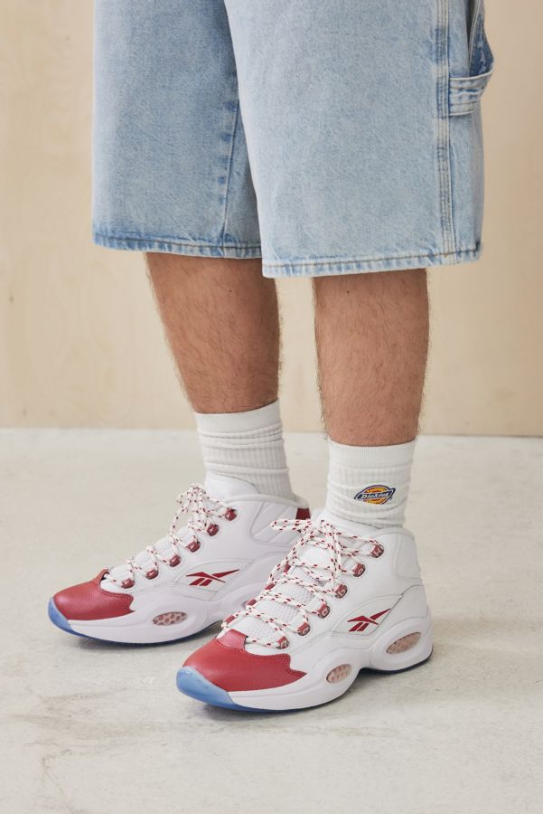 Vista de diapositivas: 2: Reebok Question White & Red Mid Trainers