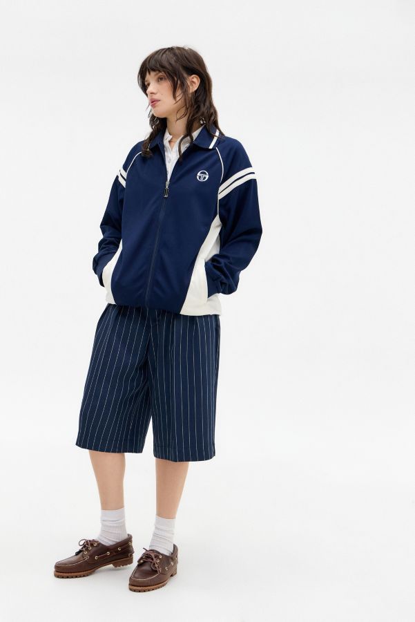 Slide View: 2: Archive bei UO Navy Nadelstreifen Niedrige Taille Shorts