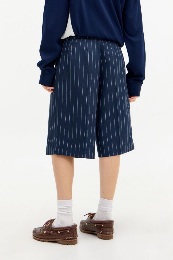 Slide View: 4: Archive bei UO Navy Nadelstreifen Niedrige Taille Shorts