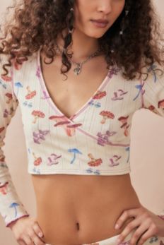 Vista diapositiva: 1: Archive At UO Fungo Pointelle Crop Top