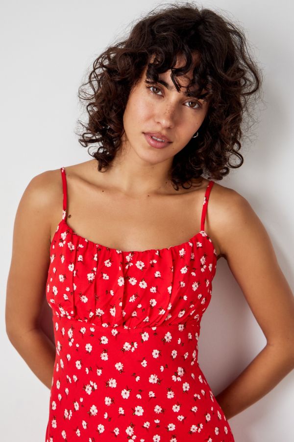 Vista de diapositivas: 3: Archive At UO Mini vestido Jessie floral rojo