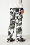 Thumbnail View 5: Urban Renewal Salvaged Deadstock – Cargohose mit Camouflage-Muster