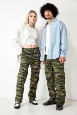 Urban Renewal Salvaged Deadstock Pantaloni Cargo Camouflage Toger