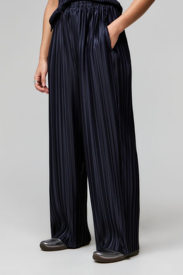 Slide View: 1: Archive At UO Navy Matilda Pleated Trousers