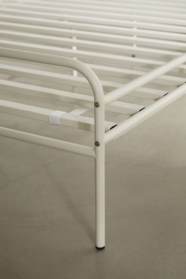 Slide View: 3: Scalloped King Bed 