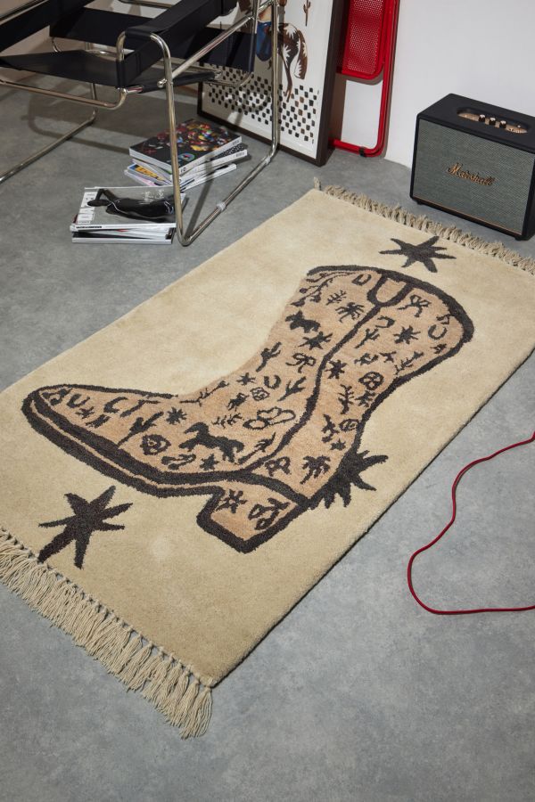 Vista de diapositivas: 1: Urban Outfitters x TuftLuck Doodle Boot 3x5 Rug