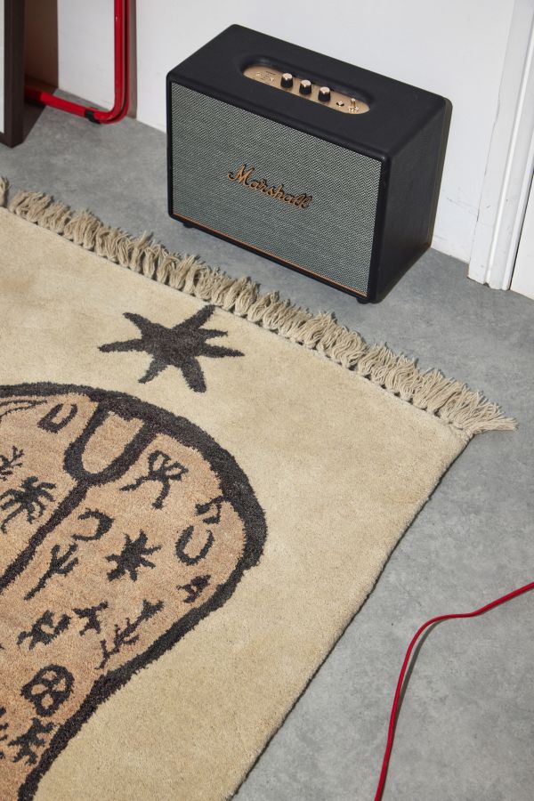 Vista de diapositivas: 3: Urban Outfitters x TuftLuck Doodle Boot 3x5 Rug