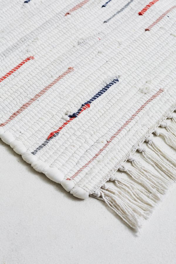 Geflochtener Teppich Wyatt 2 X 3 Fuss Urban Outfitters De
