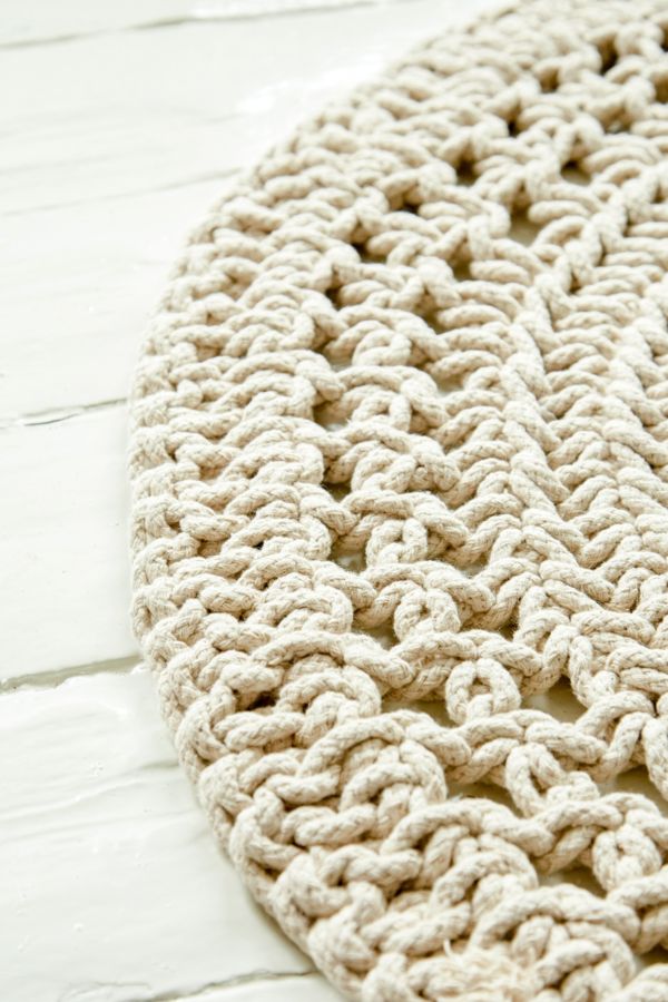 Crochet Round Rug | Urban Outfitters UK