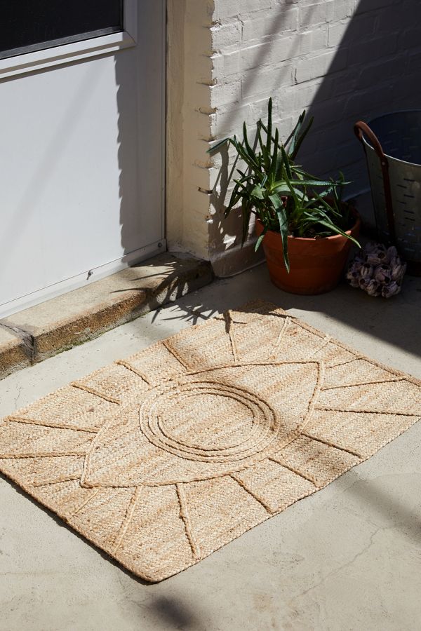 Geflochtener Jute Teppich Eye Urban Outfitters De