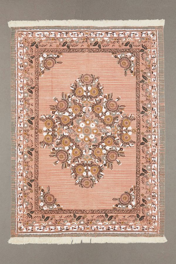 Teppich Stina Mit Blumenmotiven 5 X 7 Fuss Urban Outfitters De