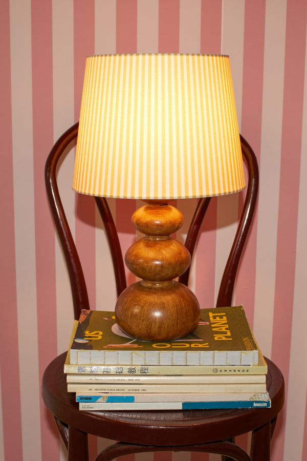 Slide View: 1: Willow Table Lamp