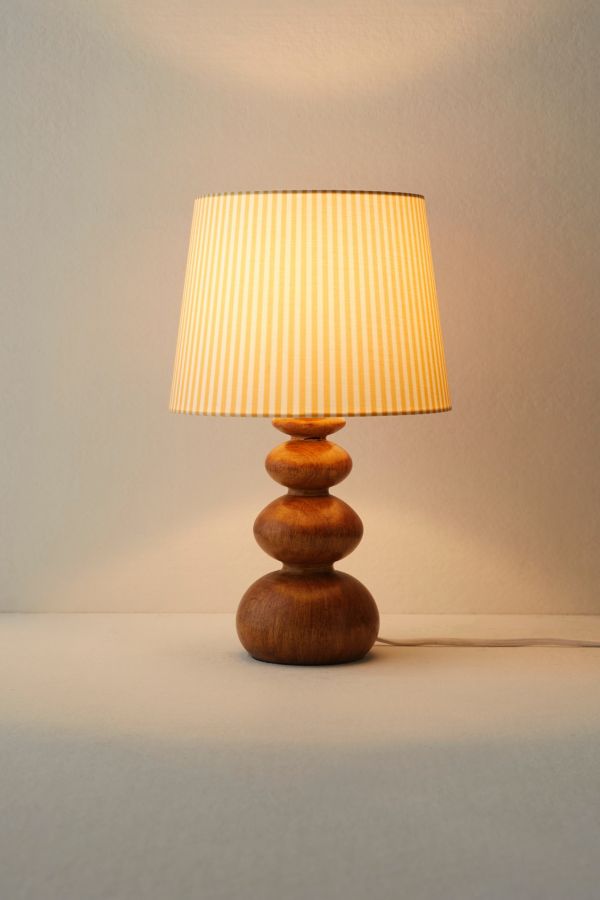 Slide View: 4: Willow Table Lamp