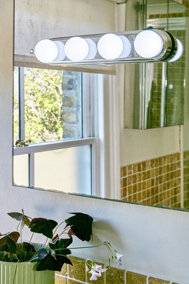 Hollywood Mirror Bulb Light Urban Outfitters UK