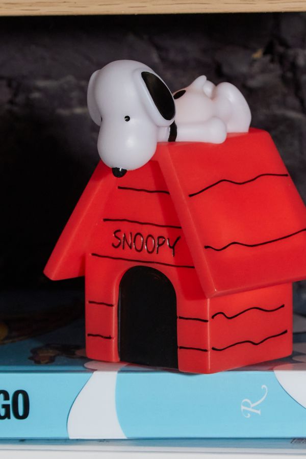 Slide View: 4: Peanuts Snoopy House Light