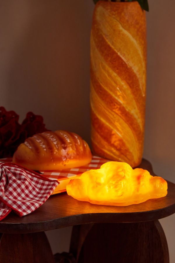 Slide View: 3: Croissant Lamp