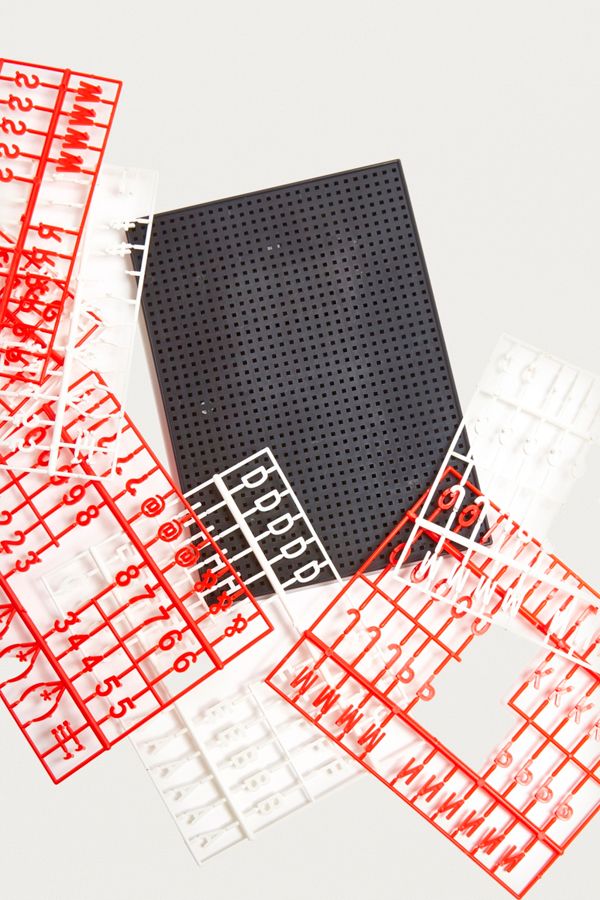 Mini Fridge Peg Board Urban Outfitters DE