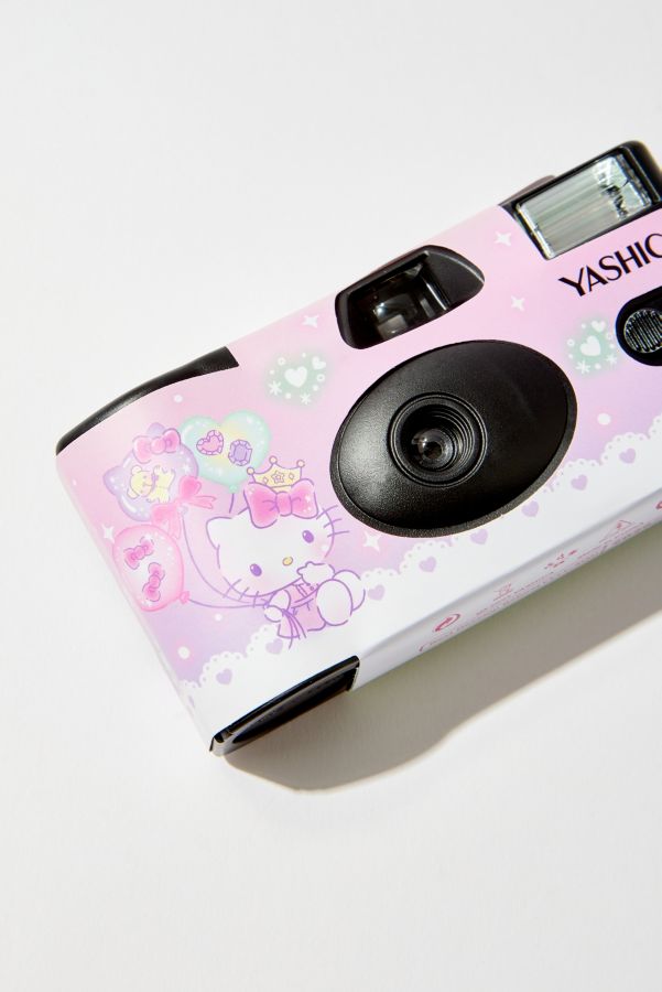 Vista de diapositivas: 2: YASHICA x Hello Kitty Single Use Camera