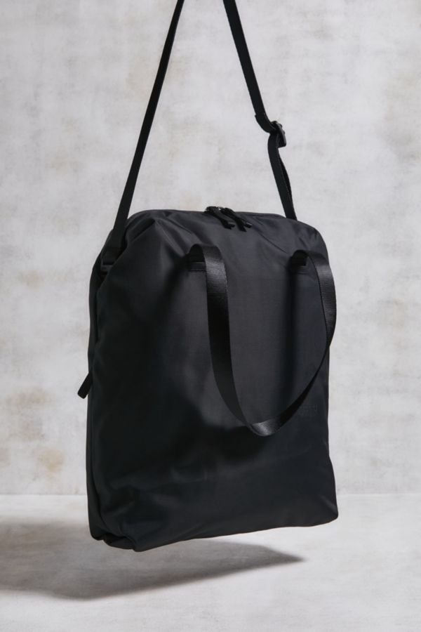 Vista de diapositivas: 1: URTH Arkose Tote Bag