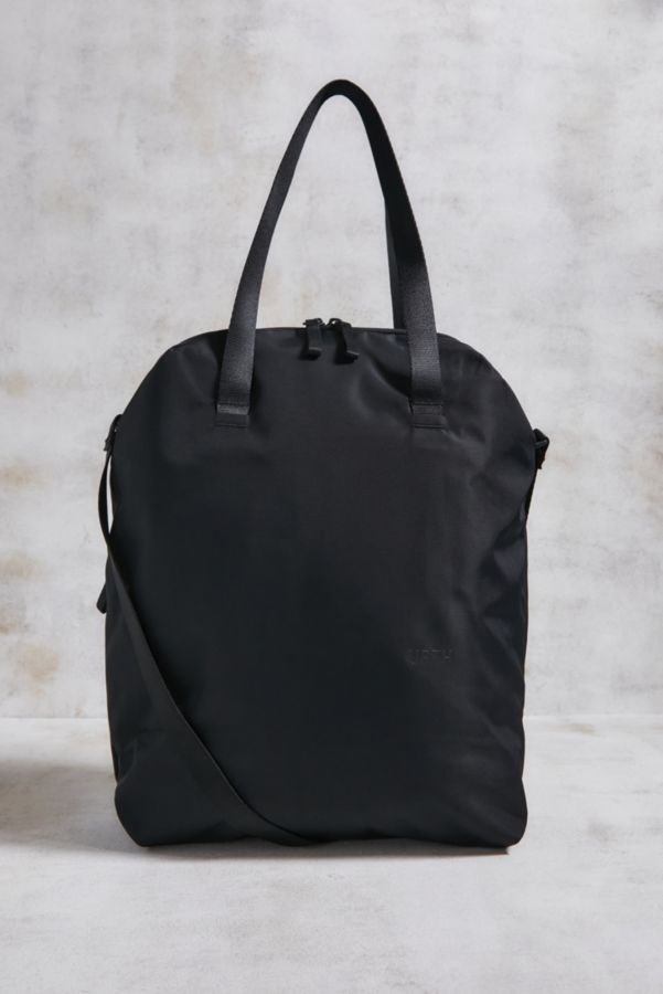 Vista de diapositivas: 3: URTH Arkose Tote Bag