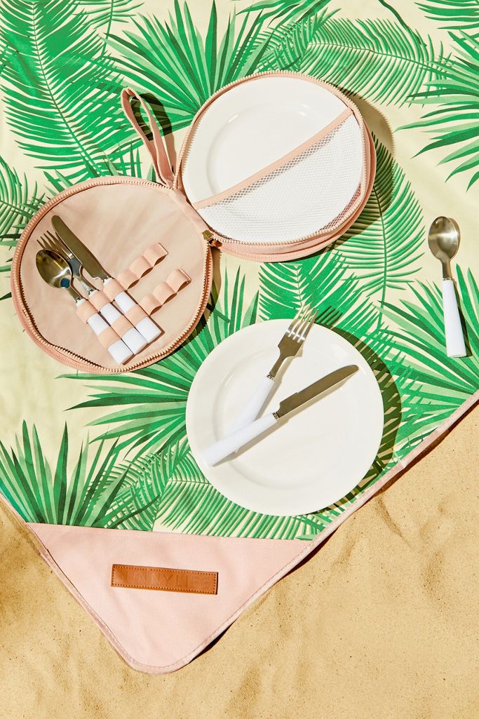 Sunnylife Lovers Picnic Set Kit Urban Outfitters UK