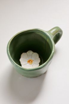 Slide View: 2: Peekaboo Flower Mug