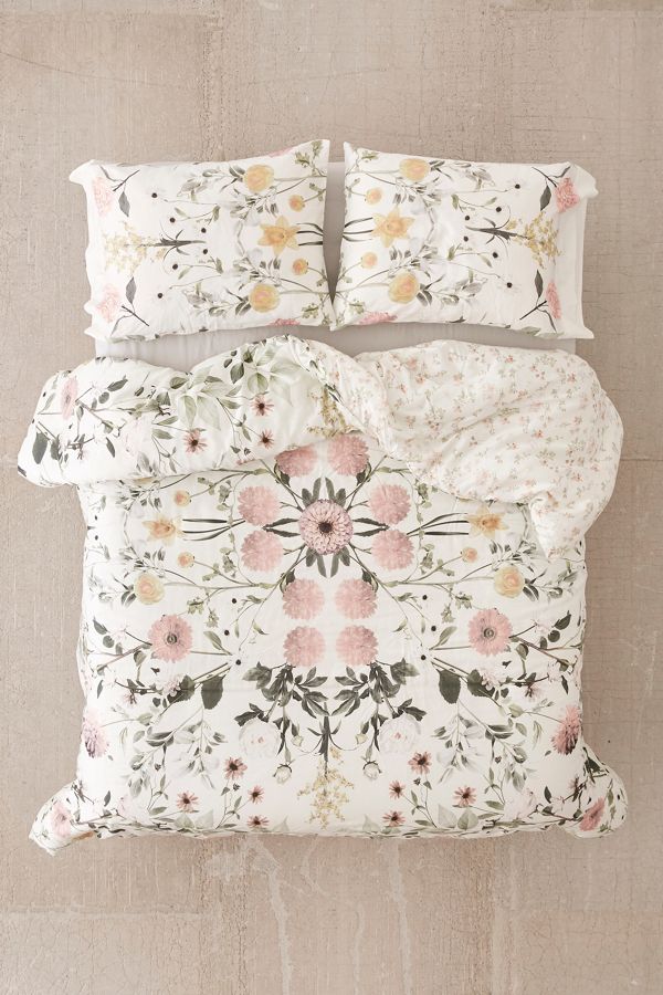 Daniella Floral Bedspread Urban Outfitters Uk