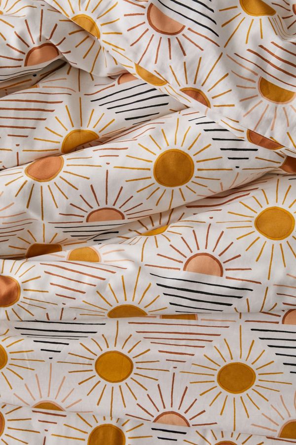 Slide View: 3: Geo Sun Duvet Set