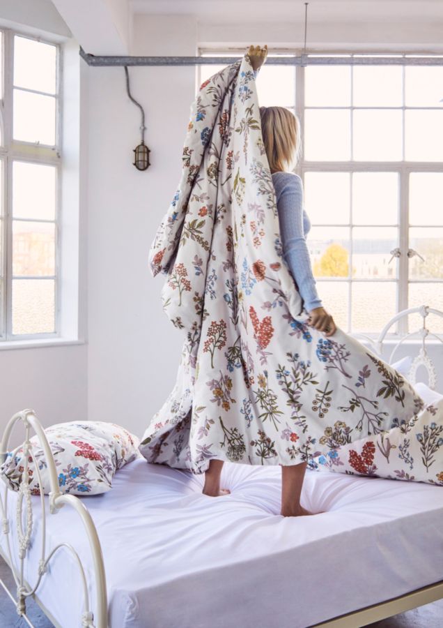 Slide View: 6: Myla White Floral Duvet Set