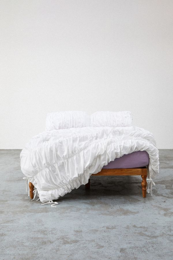 Slide View: 2: White Cinched Duvet Set