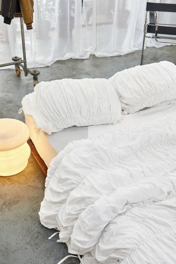 Slide View: 4: White Cinched Duvet Set